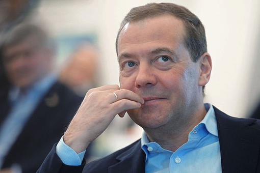 <br />
Опять двойка: Медведев рассказал о своих оценках в школе&nbsp<br />
