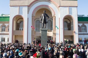  В Уфе открыт памятник татарскому поэту Габдулле Тукаю 