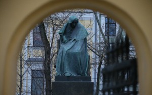 В столице будут отреставрированы 2 монумента Гоголю 